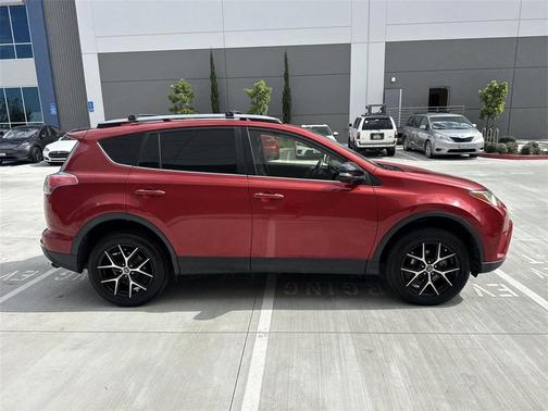 2017 Toyota RAV4 SE