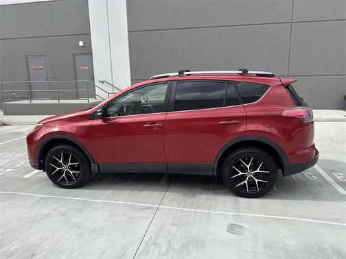 2017 Toyota RAV4 SE