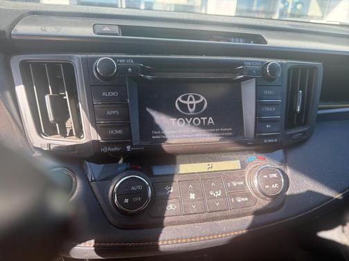 2017 Toyota RAV4 SE