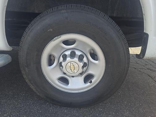 Summit White 2024 Chevrolet Express 2500 RWD 2500 Regular Wheelbase WT