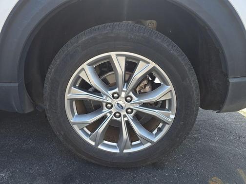 OXFORD WHITE 2023 Ford Explorer Limited