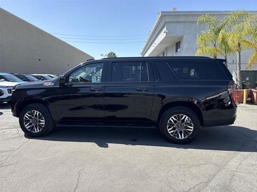 Black 2025 Chevrolet Suburban 4WD Z71