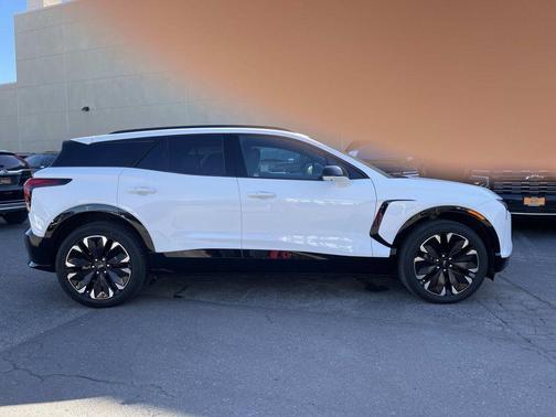 Summit White 2024 Chevrolet Blazer EV eAWD RS