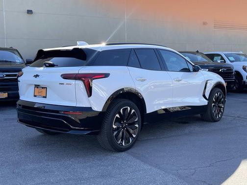 Summit White 2024 Chevrolet Blazer EV eAWD RS