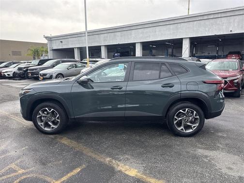 2025 Chevrolet Trax LT