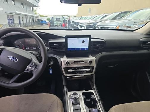 2021 Ford Explorer Base