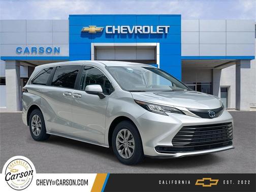 2023 Toyota Sienna LE