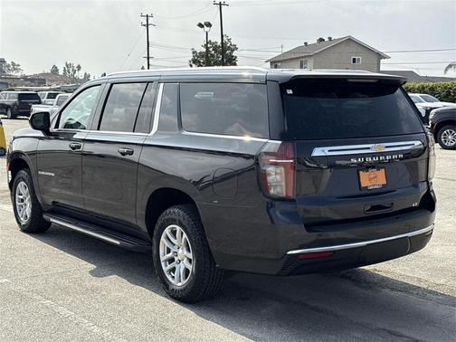 2024 Chevrolet Suburban LT