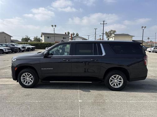 2024 Chevrolet Suburban LT