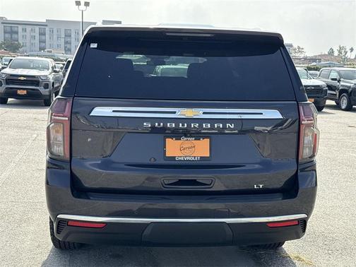 2024 Chevrolet Suburban LT