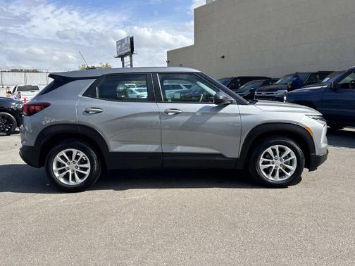 Sterling Gray Metallic 2024 Chevrolet Trailblazer LS