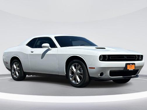 White Knuckle Clearcoat 2023 Dodge Challenger SXT