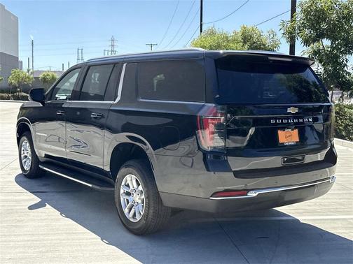 2026 Chevrolet Suburban LS