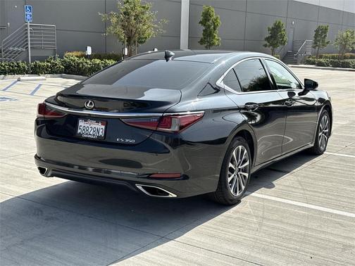 2022 Lexus ES 350 Base