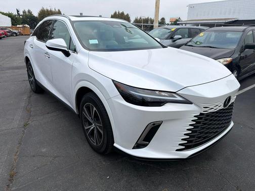 White Pearl 2023 Lexus RX 350 Premium