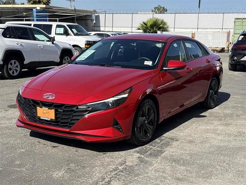 2022 Hyundai ELANTRA SEL