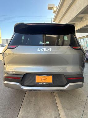 Pebble Gray 2024 Kia EV9 Light Long Range