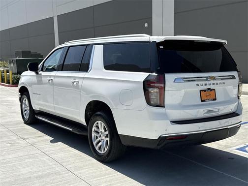 2024 Chevrolet Suburban LT