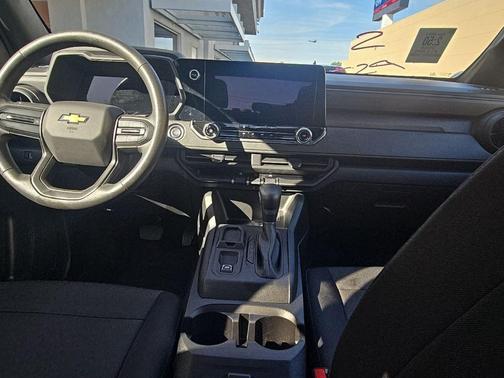 2024 Chevrolet Colorado WT