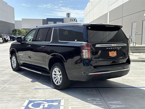 2024 Chevrolet Suburban LS