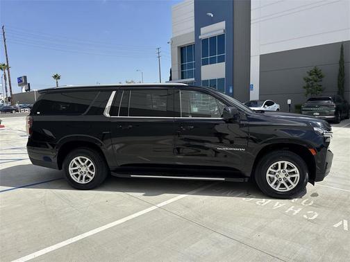 2024 Chevrolet Suburban LS