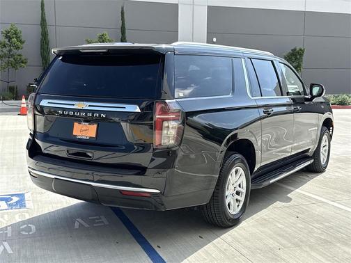 2024 Chevrolet Suburban LS