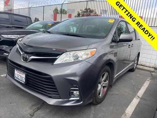2020 Toyota Sienna LE