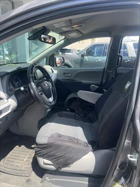 2020 Toyota Sienna LE