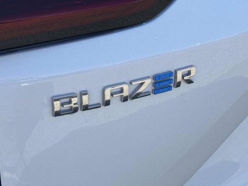Summit White 2024 Chevrolet Blazer EV eAWD LT