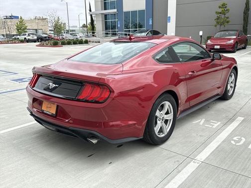 2022 Ford Mustang EcoBoost