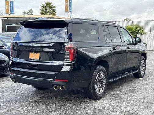2025 Chevrolet Suburban 4WD Z71