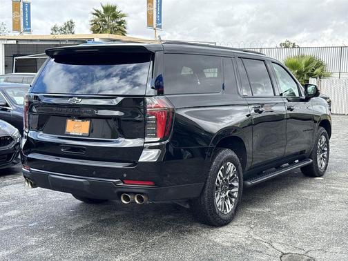 2025 Chevrolet Suburban 4WD Z71