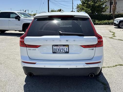 2019 Volvo XC60 Recharge Plug-In Hybrid T8 Momentum