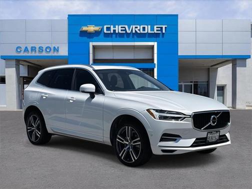 2019 Volvo XC60 Recharge Plug-In Hybrid T8 Momentum