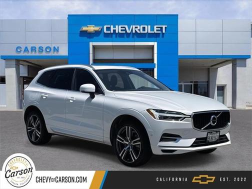 2019 Volvo XC60 Recharge Plug-In Hybrid T8 Momentum