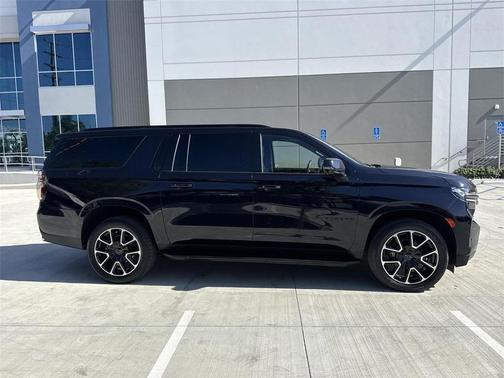 2022 Chevrolet Suburban RST