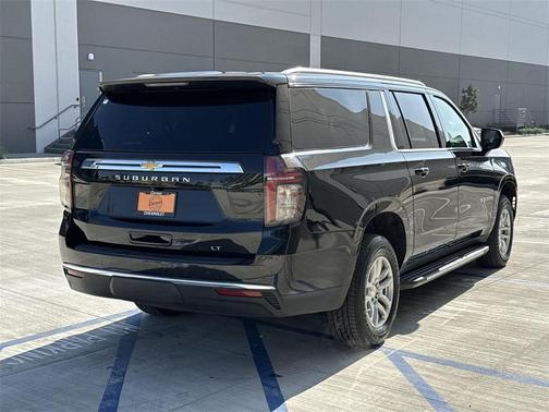 2024 Chevrolet Suburban LT