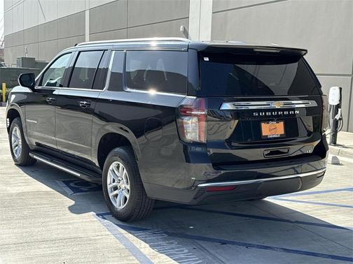 2024 Chevrolet Suburban LT