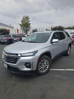 Silver Ice Metallic 2022 Chevrolet Traverse LT Cloth