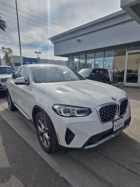 2025 BMW X4 xDrive30i
