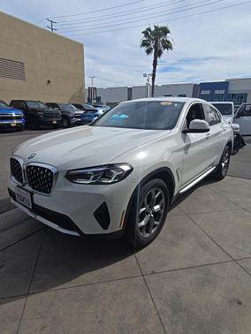 2025 BMW X4 xDrive30i
