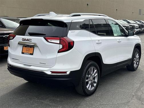 2024 GMC Terrain SLT