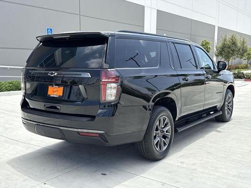 2022 Chevrolet Suburban 4WD Z71