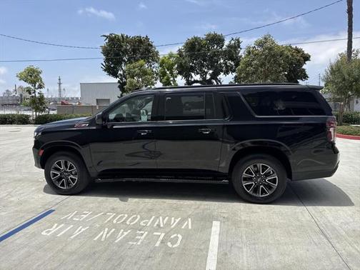 2022 Chevrolet Suburban 4WD Z71