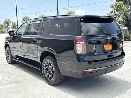 2022 Chevrolet Suburban 4WD Z71