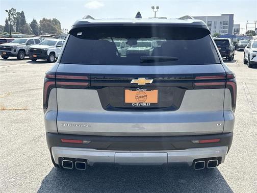 2024 Chevrolet Traverse LT
