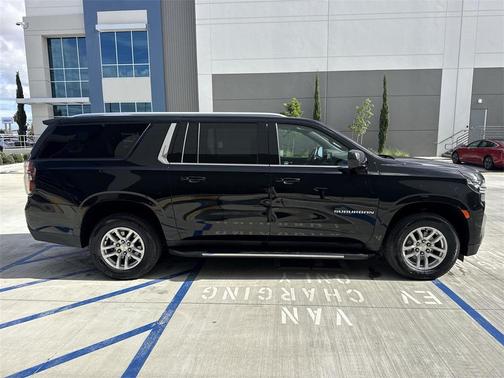 2024 Chevrolet Suburban LT