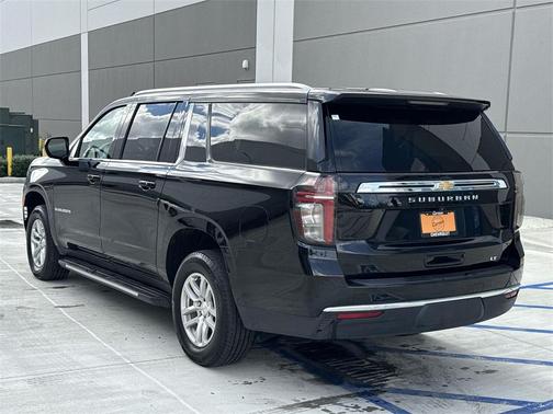 2024 Chevrolet Suburban LT