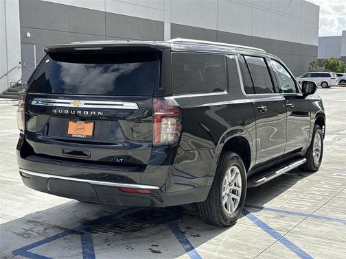 2024 Chevrolet Suburban LT