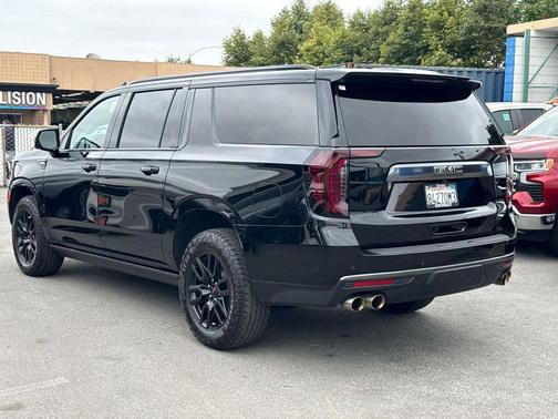 Onyx Black 2023 GMC Yukon XL 4WD AT4